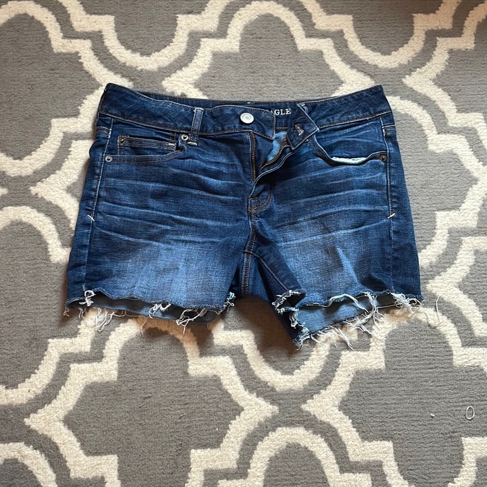 American Eagle mid rise shortie